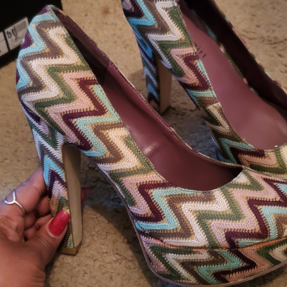 Size 9.5 Madden Girl Pumps